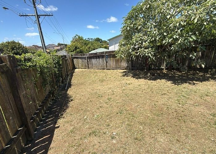  at 2/140 Metcalfe Road, Ranui, Waitakere City, Auckland