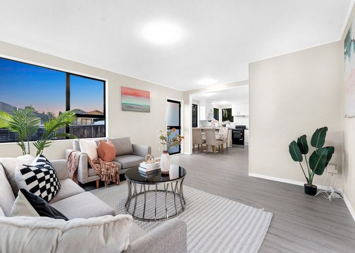  at 2/14 Etherton Drive, Weymouth, Manukau City, Auckland