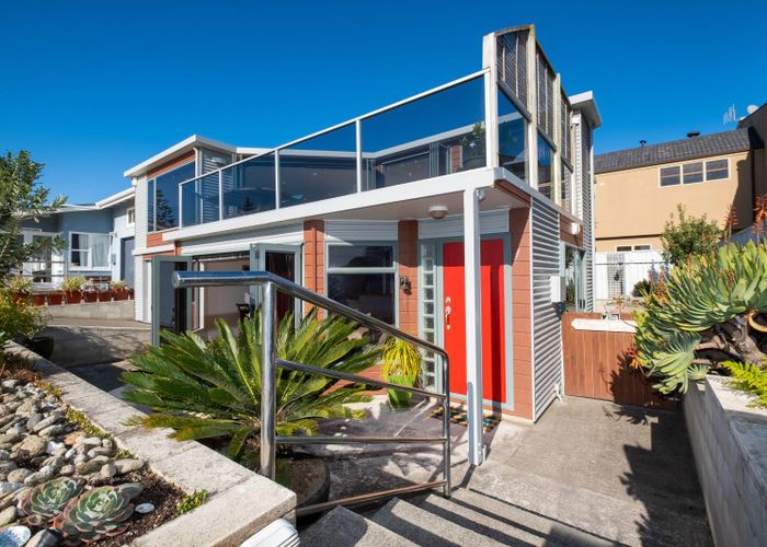  at 2 North Terrace, Westshore, Napier