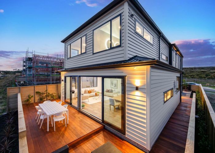  at 7 Pakirikiri Street, Long Bay, North Shore City, Auckland