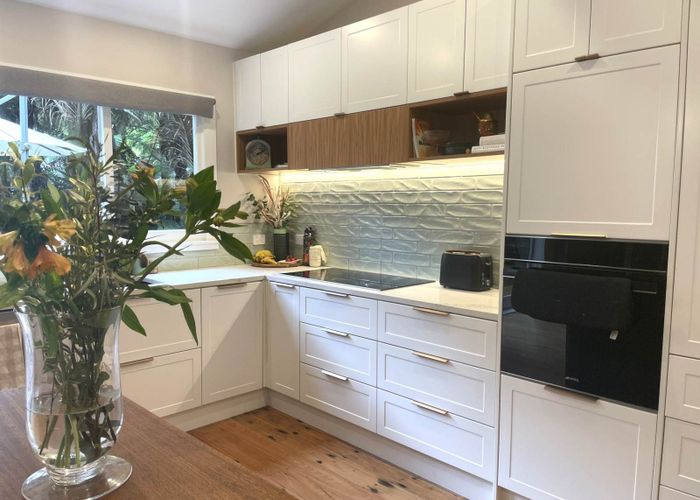 at 18 Taraire Road, Titirangi, Waitakere City, Auckland