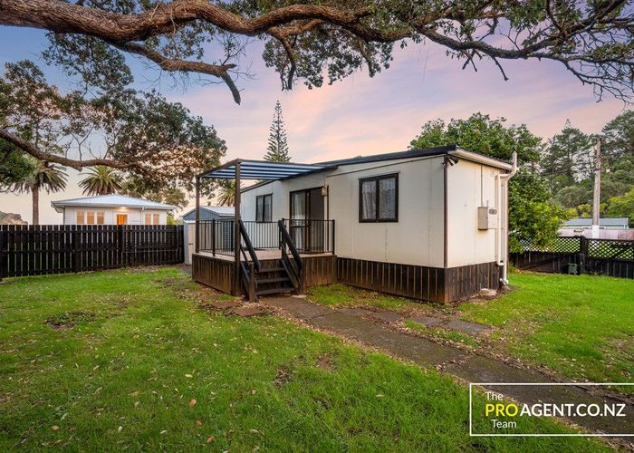  at 2 Western Road, Laingholm, Waitakere City, Auckland
