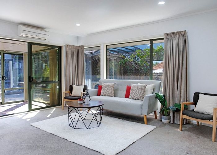  at 15 Stratford Road, Manurewa, Auckland
