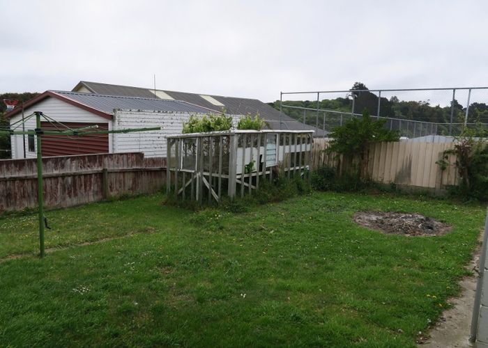  at 28 Niagara Street, Waitangirua, Porirua