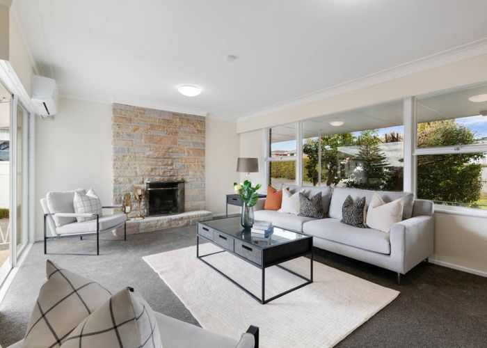  at 88 Pupuke Road, Hillcrest, Auckland