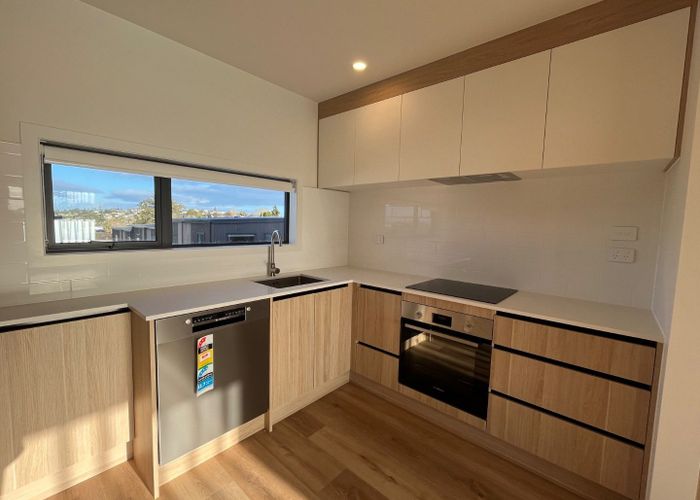  at 2/506 Glenfield Road, Bayview, North Shore City, Auckland