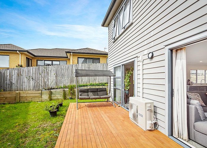  at 14 Sapperton Drive, Henderson, Auckland