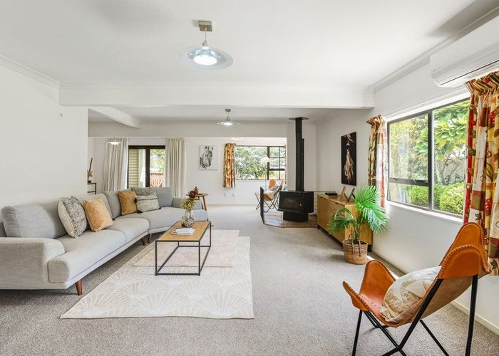  at 17 Ngapotiki Street, Paraparaumu Beach, Kapiti Coast, Wellington