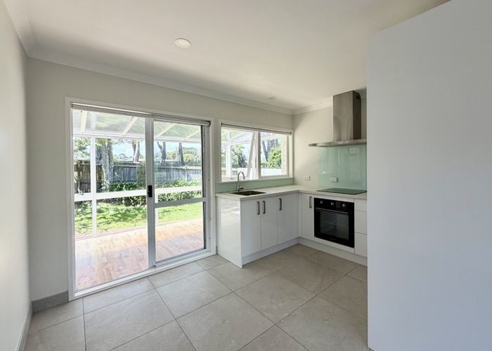 at 2/22 Gladys Avenue, Glenfield, North Shore City, Auckland