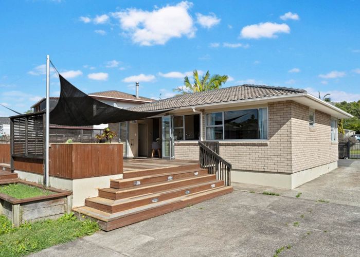  at 41 Thornlow Street, Glendene, Waitakere City, Auckland