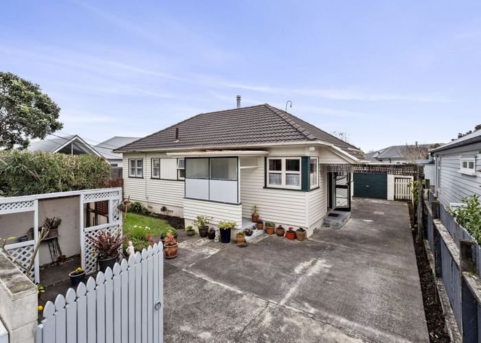  at 15 Vincent Road, Northcote Point, Auckland