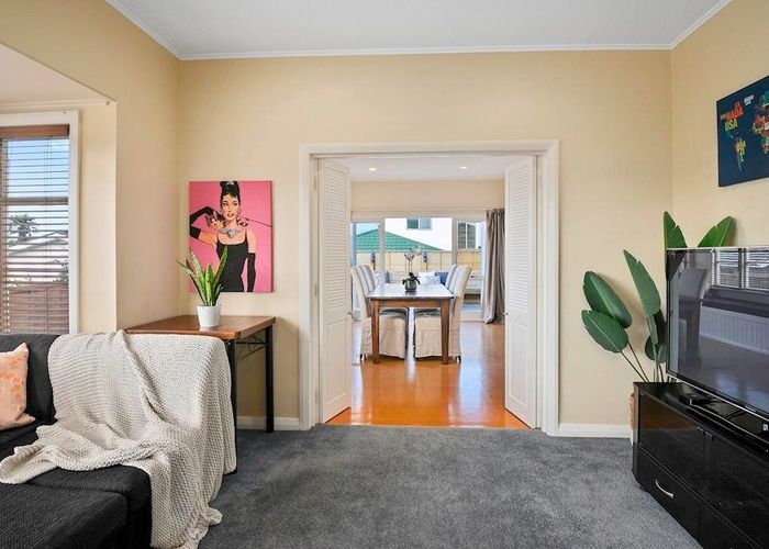  at 9 Kawau Road, Greenlane, Auckland City, Auckland