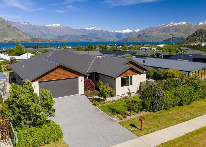  at 5 Centre Crescent, Wanaka