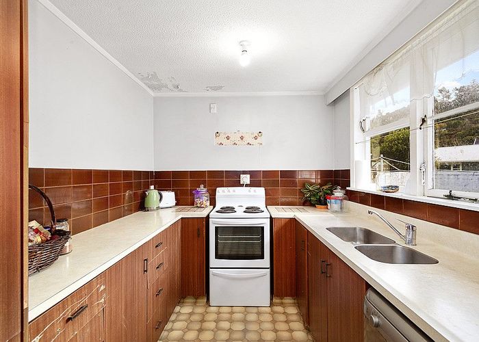  at 9 Richard Grove, Stokes Valley, Lower Hutt