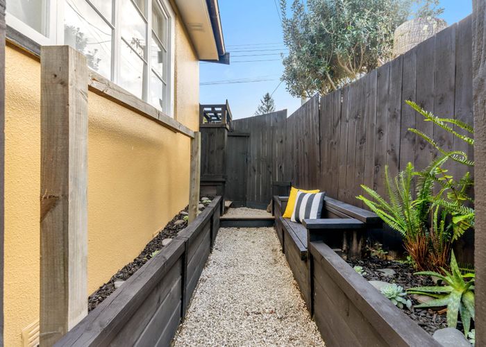  at 2/26 Woodside Road, Massey, Waitakere City, Auckland