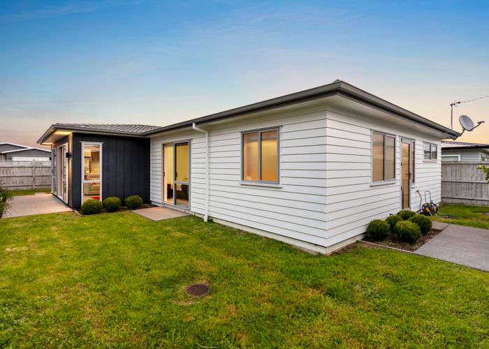 at 61 Nganui Avenue, Conifer Grove, Papakura, Auckland