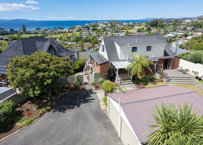  at 15 Higham Ferrers Place, Red Beach, Red Beach