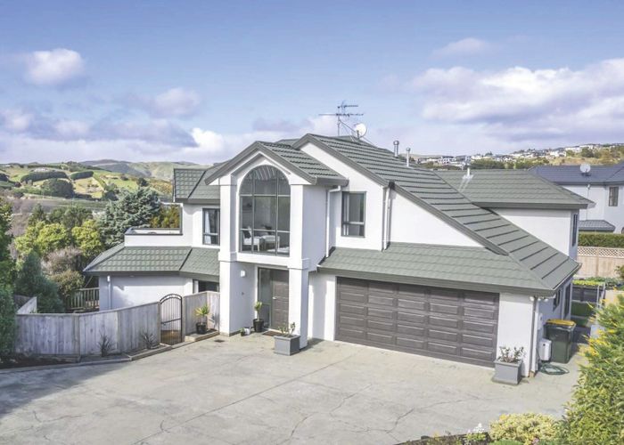  at 22 Lanyon Place, Whitby, Porirua, Wellington