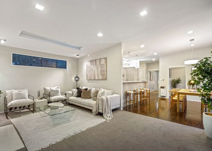  at 2/7 Sentinel Road, Herne Bay, Auckland City, Auckland