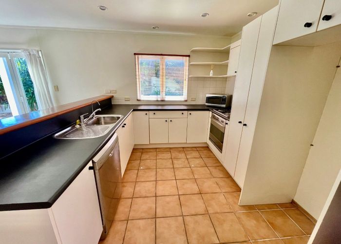 at 1/2 Evan Street, Belmont, Auckland