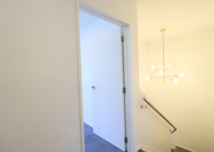  at 32 Korokio Lane, Henderson, Waitakere City, Auckland