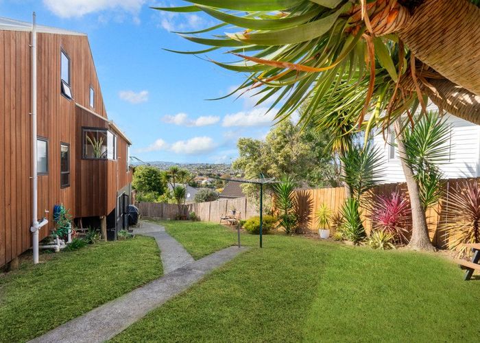  at 1/11 Cambric Place, Botany Downs, Manukau City, Auckland