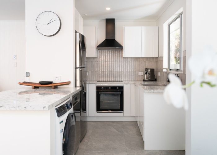 at 19D Mahoe Street, Tawa, Wellington