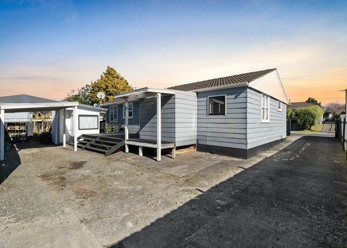  at 1/24 Greenhaven Avenue, Opaheke, Papakura, Auckland