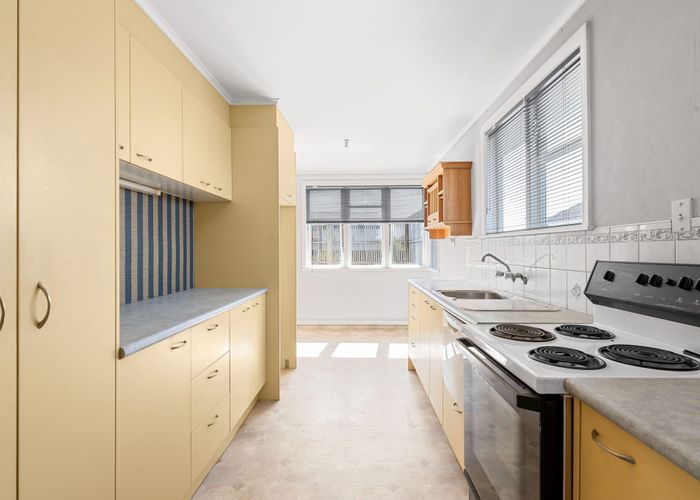  at 11 Hockin Place, Fairfield, Hamilton