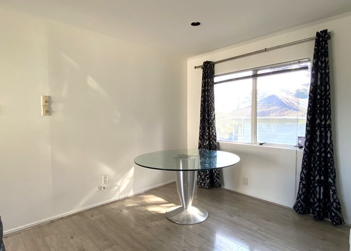  at 2/75A Target Road, Totara Vale, Auckland