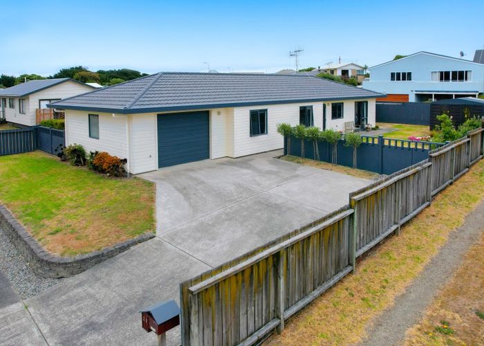  at 25 Scott Avenue, Otaki Beach, Otaki