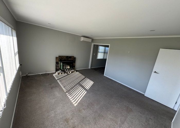  at 24 Stokes Avenue, Te Atatu Peninsula, Waitakere City, Auckland