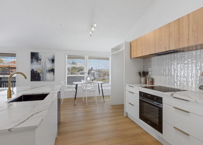  at 3/50 Old Lake Road, Narrow Neck, Auckland