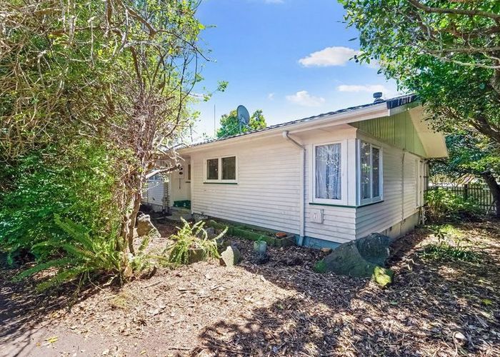  at 44 Cape Road, Mangere, Manukau City, Auckland