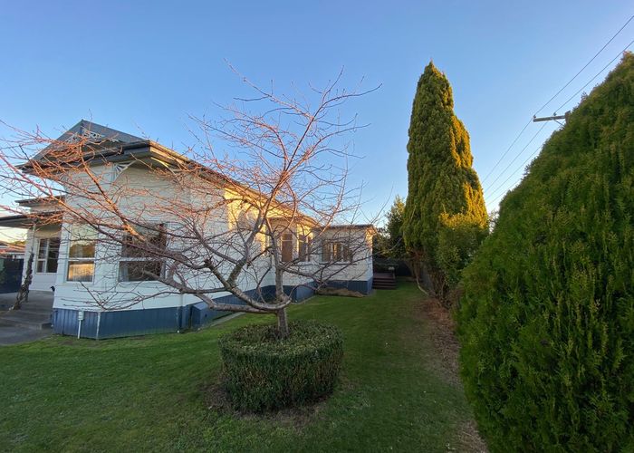  at 18 Wood Street, Takaro, Palmerston North