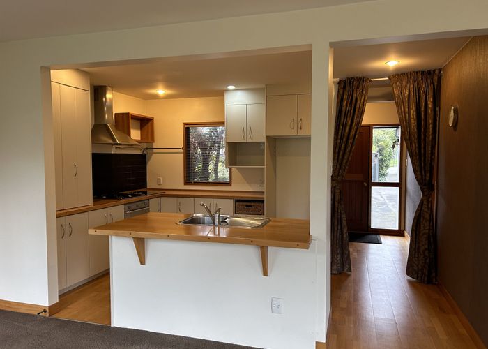 For rent 17b Wiggins Street, Sumner, Christchurch City, Canterbury