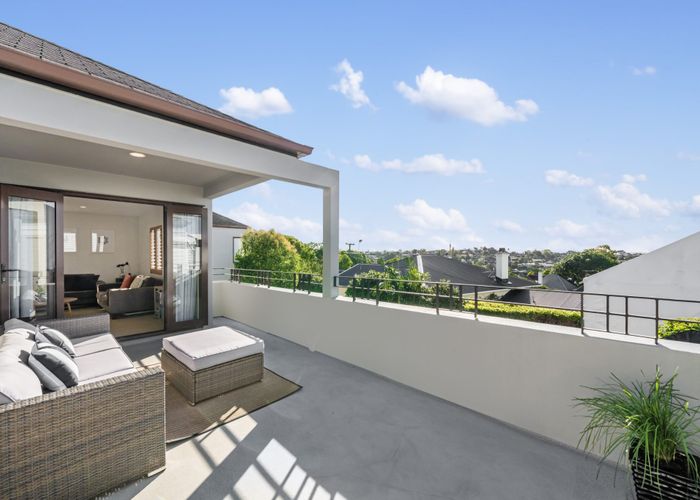  at 2/13 Waiatarua Road, Remuera, Auckland City, Auckland
