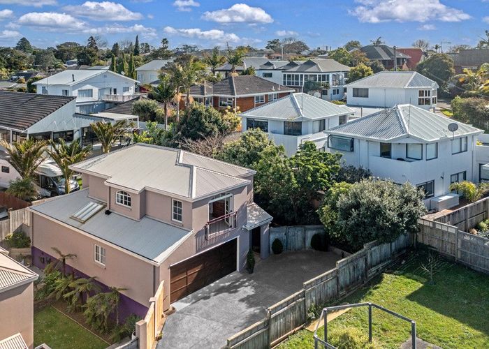  at 3/24 Wernham Place, Northcote, North Shore City, Auckland