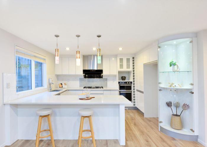  at 4 San Casello Rise, Henderson, Waitakere City, Auckland