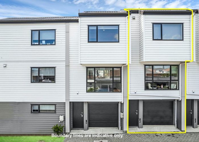  at 3/45 Dale Crescent, Pakuranga, Auckland