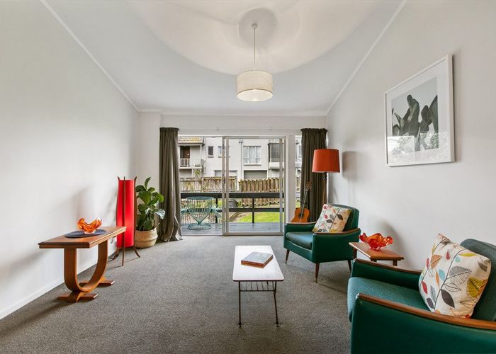  at 3/166 Beach Haven Road, Beach Haven, North Shore City, Auckland