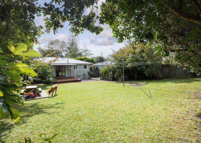  at 23 Lowtherhurst Road, Massey, Waitakere City, Auckland