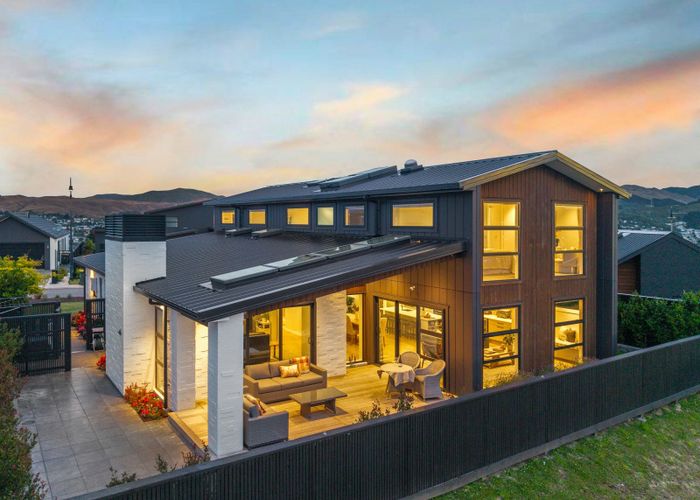  at 14 Rotorua Grove, Aotea, Porirua, Wellington