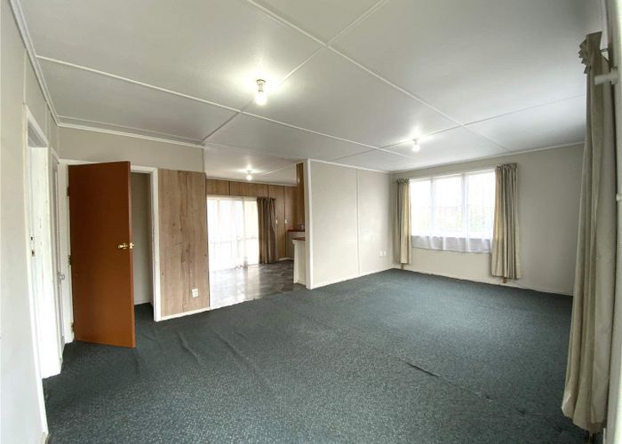  at 13 Keeling Road, Henderson, Auckland