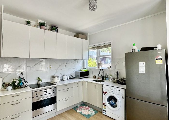  at 1/27 Rosedale Road, Pinehill, Auckland