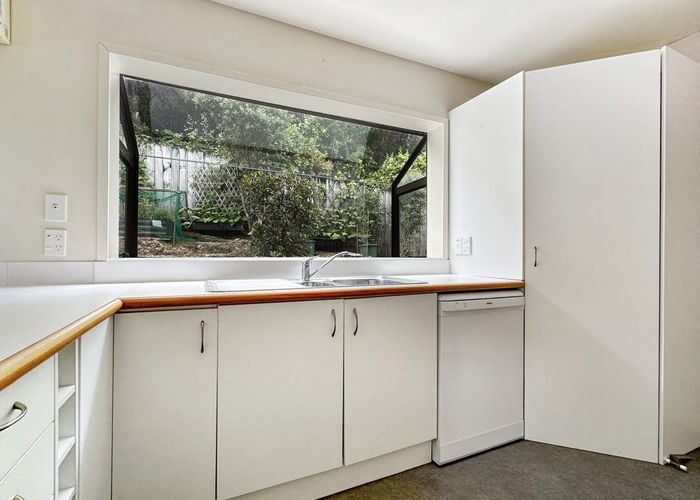  at 76 Moeraki Road, Maoribank, Upper Hutt