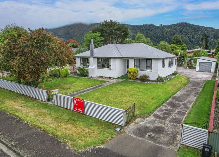  at 4 Brunner Street, Murchison