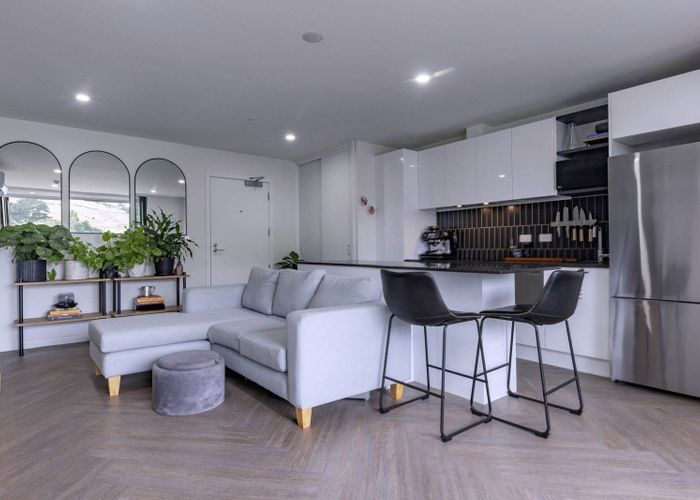  at 301/82 Jellicoe Road, Panmure, Auckland City, Auckland