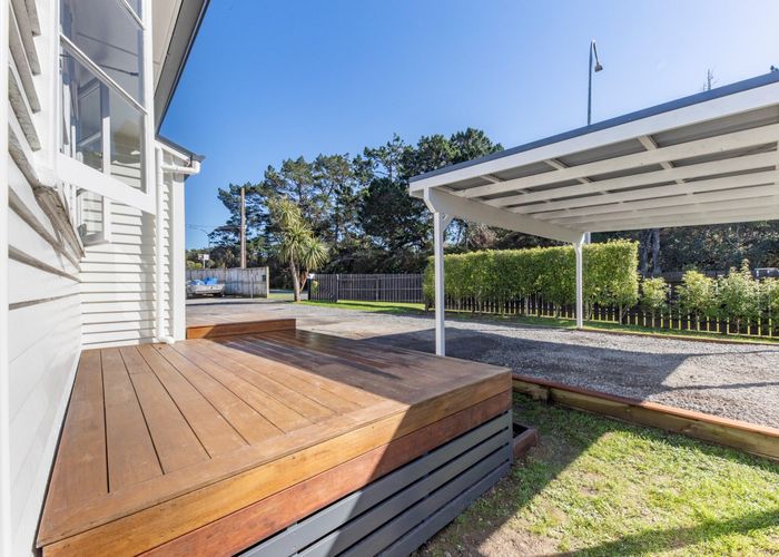  at 1/4 Godley Road, Green Bay, Auckland