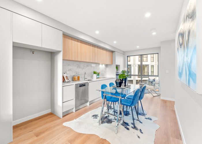  at 5/218 Lake Road, Northcote, Auckland